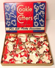 VINTAGE SET OF 12 METAL ALL PARTY OCCASIONS COOKIE CUTTERS IN ORIGINAL BOX
