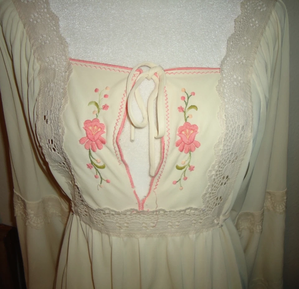 Vtg 60s Gilead Women's Nylon Blush Pink Nightgown Embroidery Size-L - Image 2 of 4