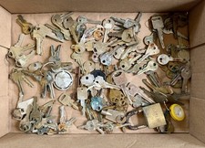 Large Lot Of Vintage Keys- Gm Ford Chrysler Ilco National Russwin Etc As Is