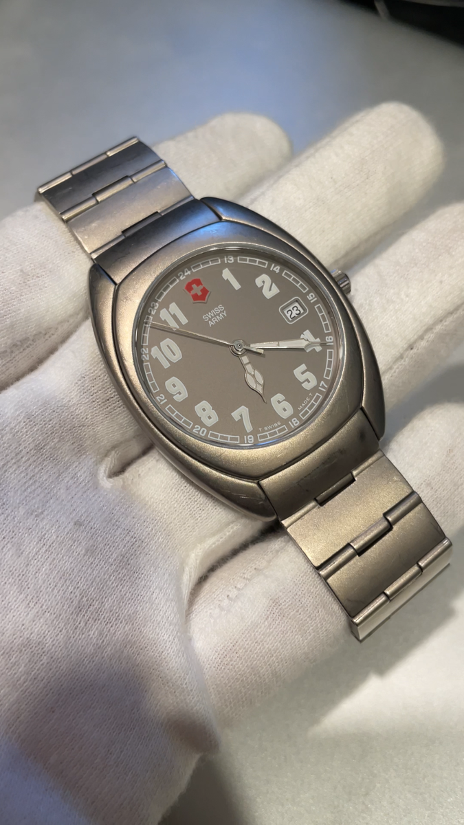 Titanium Victorinox Swiss Army Whisper Sapphire Crystal Men's