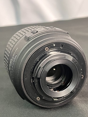 Nikon DX AF-S NIKKOR 18-55mm Wide-Angle Zoom Lens