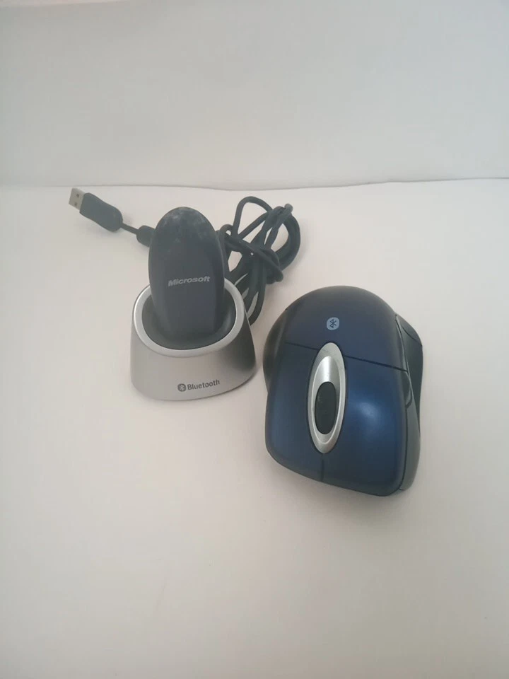 Microsoft Wireless Intellimouse Explorer for Bluetooth With Receiver P/N X08 - Image 2 of 4