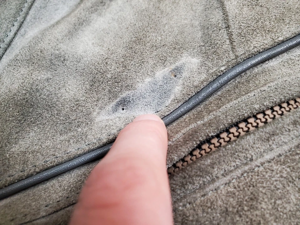 American Eagle Leather Bomber Jacket Men's Size 40 Army Green Distressted - Image 4 of 4