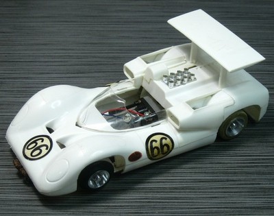 1/24 スロットカー COX CHAPARRAL s-l400.jpg
