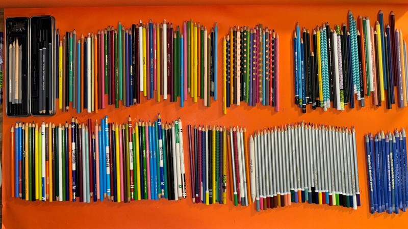 120+ Colored Pencil & Drawing Lot Prismacolor Prang Groove Crayola Royal