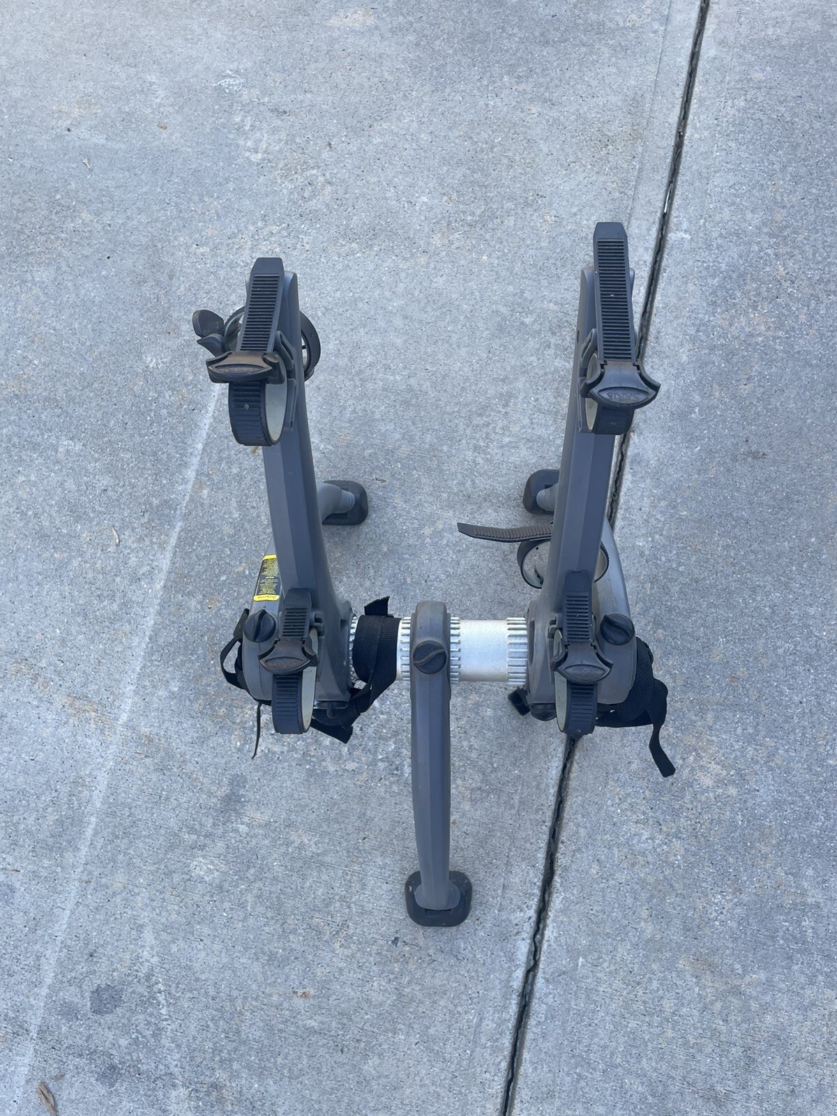 Saris 805BL Bones 2-Bike Car Rack