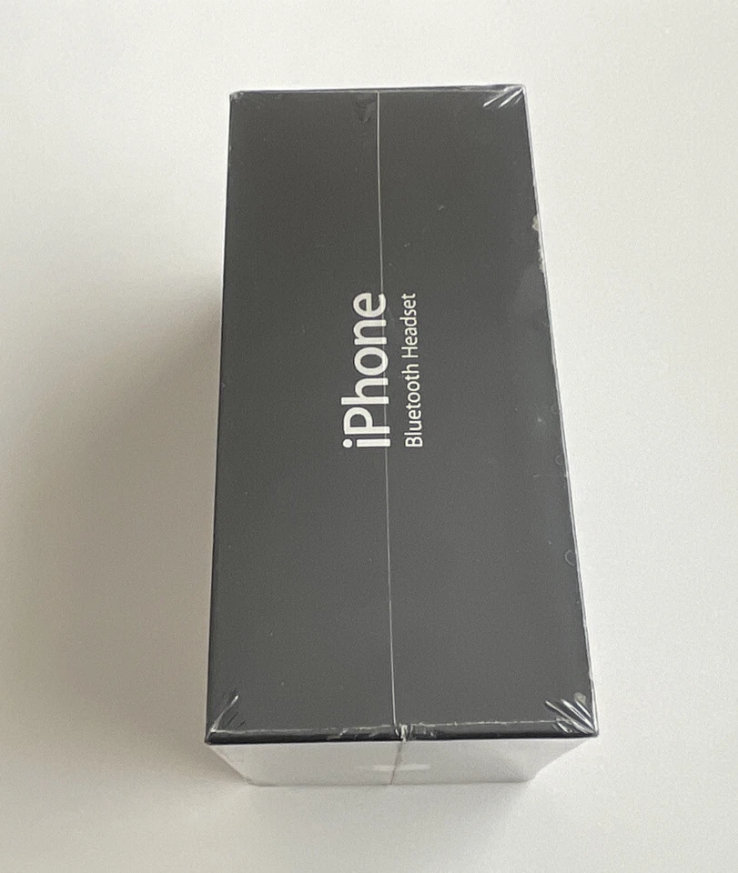 New Sealed Old Stock Apple iPhone 1st Generation 2g Bluetooth Headset Rare  2007 - Image 3 of 4
