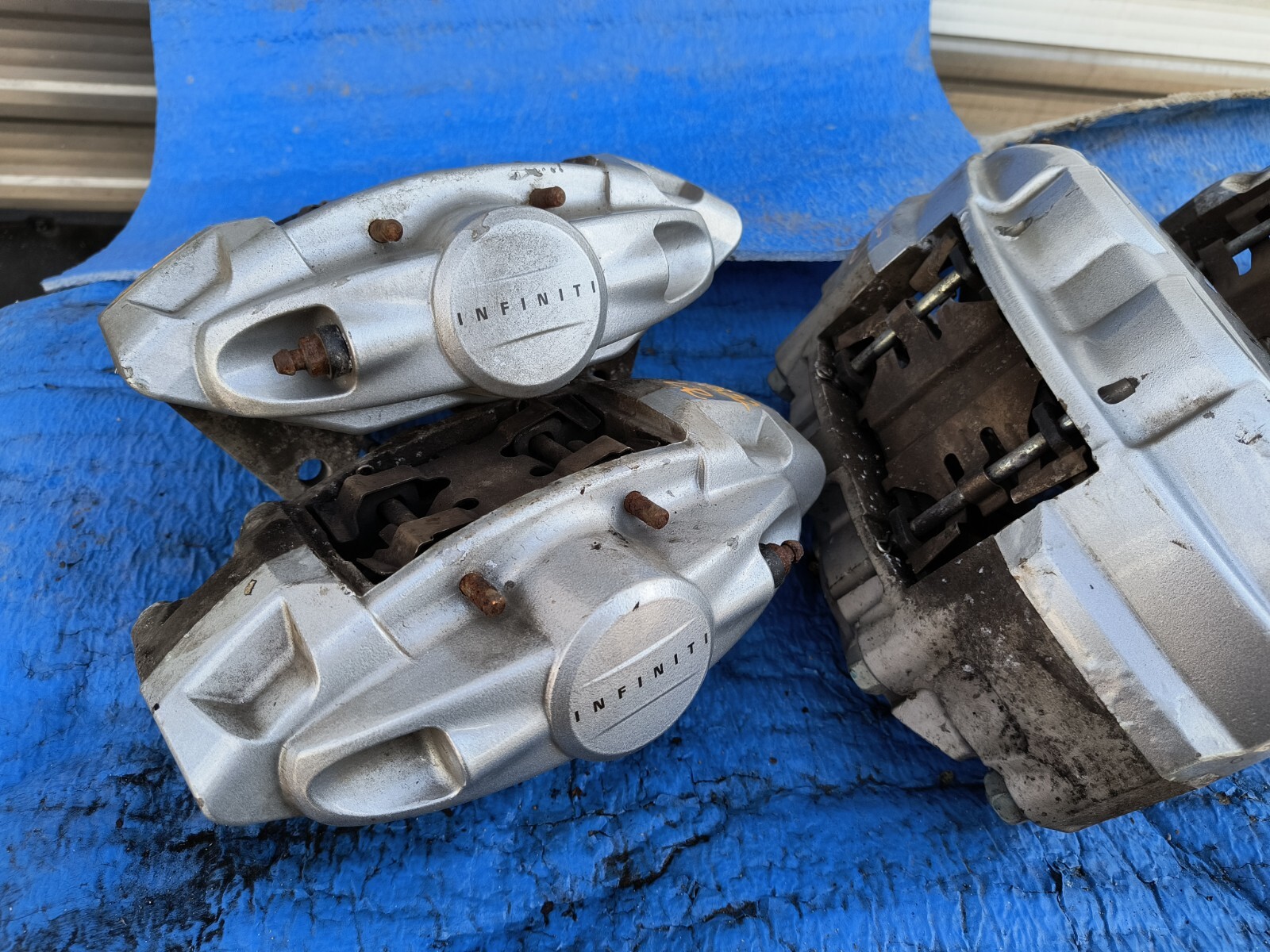 20142022 INFINITI Q50 SPORT 3.OT VR30 OEM AKEBONO BRAKE CALIPERS SILVER eBay