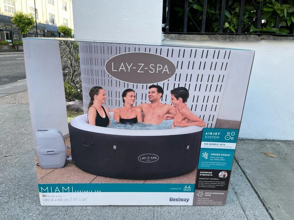 Lay-Z-Spa Miami AirJet Hot Tub - Image 2 of 2
