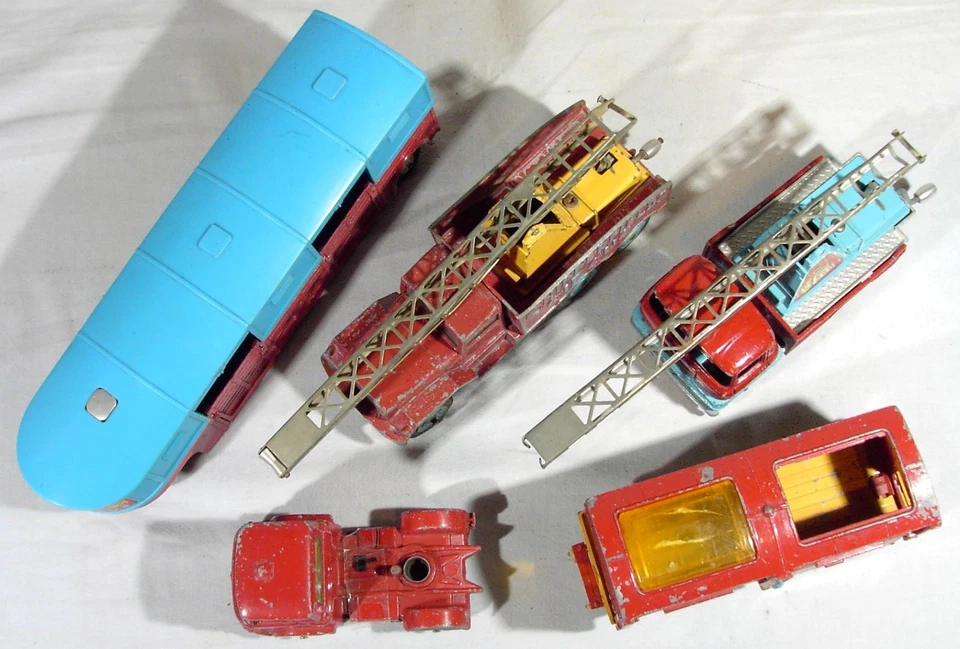 Konvolut 4 alte Corgi Chipperfields Fahrzeuge, Zirkus, u.a. 2 x Kran, Bedford - Bild 3 von 4