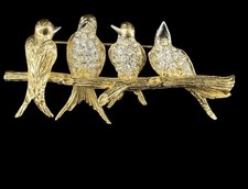 Spilla Joan Rivers uccellini su ramo tono oro e strass 2 1/2" 