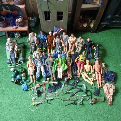 HUGE LOT OF 1990S GI JOE/LANARD MIX GO KART/GERMAN SHEPPARD & ACCESSORIES IUC