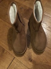 Ladies / girls fur-lined tan faux suede boots size 5 /38 BNWOT