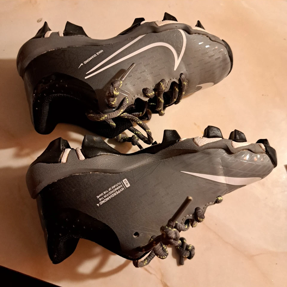 Nike Girls Shoes *SIZE 11C* Hyperdiamond4 Keystone Softball Cleats ModGrey/white - Image 3 of 4