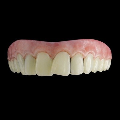 Mr Powers Zahnprothese Groovy Austin Zahnveneers FX Effekte SFX Zahnersatz