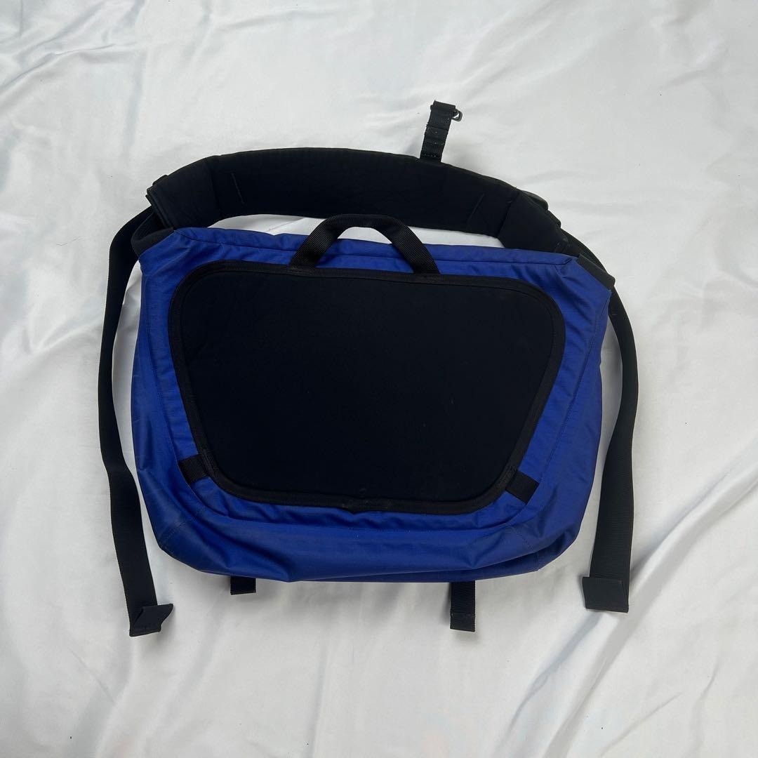 ARC'TERYX GRANVILLE 10 COURIER BAG Blue | eBay