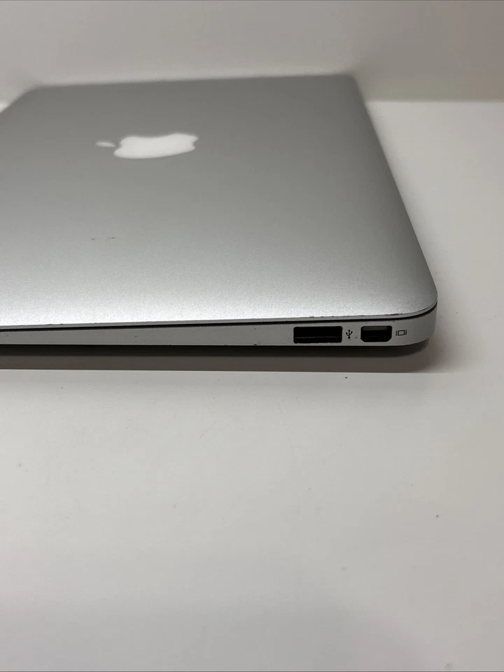 Apple MacBook Air 11.6-inch, Model-A1370 | For Parts/Repair - Image 4 of 4