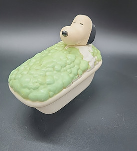 Vintage Avon Snoopy Bubble Bath Bottle 12 oz  No Box Empty