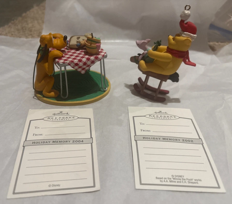 Lote de 2 enfeites Hallmark Disney, Sneaking a Treat & Piglet’s First Ride - Imagem 2 de 2