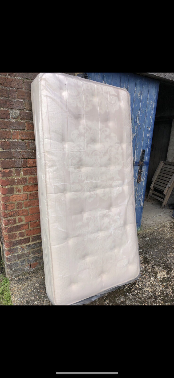 Sealy Single Divan Bed With Posturepedic Ultra Mattress And Headboard