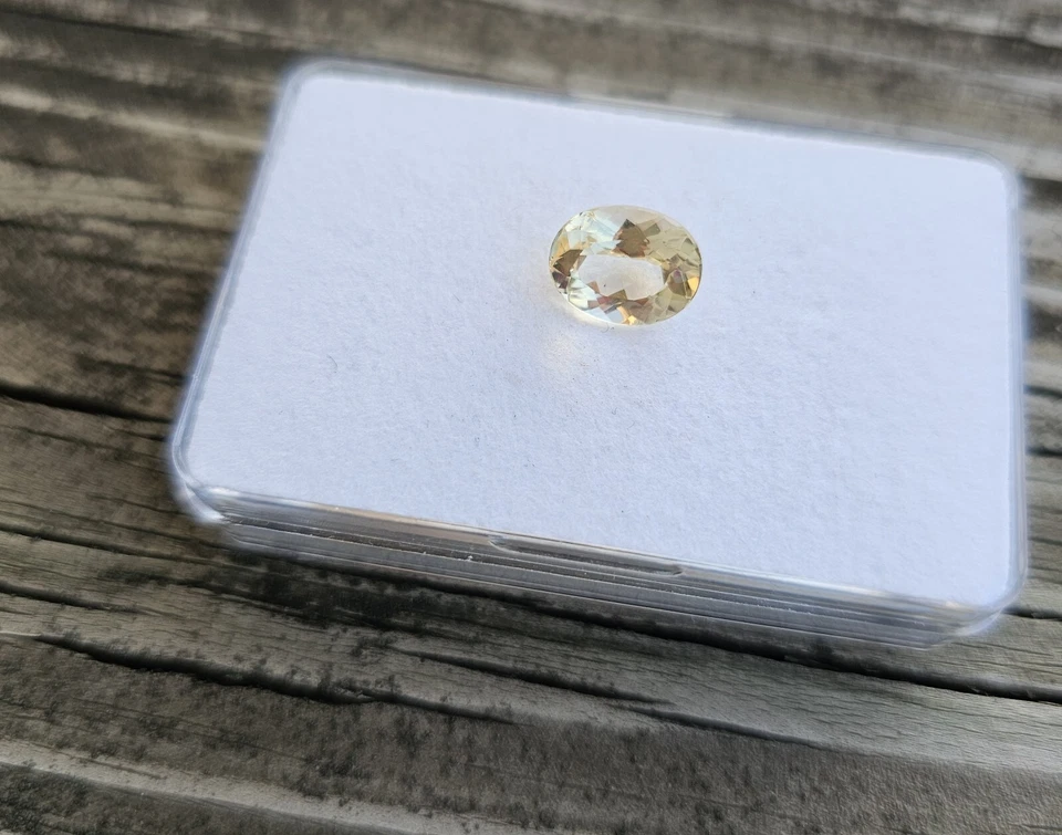 Yellow Beryl Oval Loose Stone - Image 2 of 4