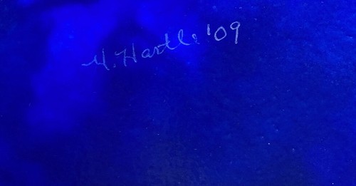 Cobalt blue incolay Styled 7.5” plate Signed By Artist Hartle ‘09 - Picture 6 of 7