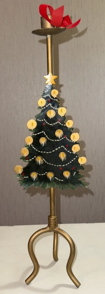 Par de candelabros de Navidad de metal de arte popular vintage Papá Noel y árbol pintados a mano Foto 4 de 4