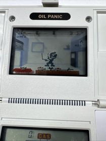 Nintendo Game & Watch OIL PANIC Multi Screen Handheld System OP-51 1982 Tested
