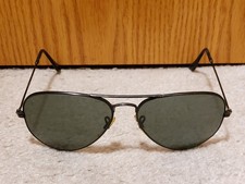 Vintage B L Ray-Ban Aviator Sunglasses Black 58mm Green Lens Bausch  Lomb Italy
