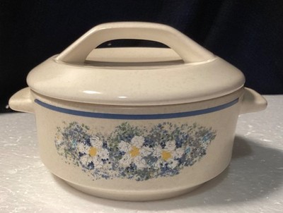 LENOX  ''DEWDROPS    CASSEROLE  INDIVIDUAL AND  LID , 4 7/8''. DIA. MINT-