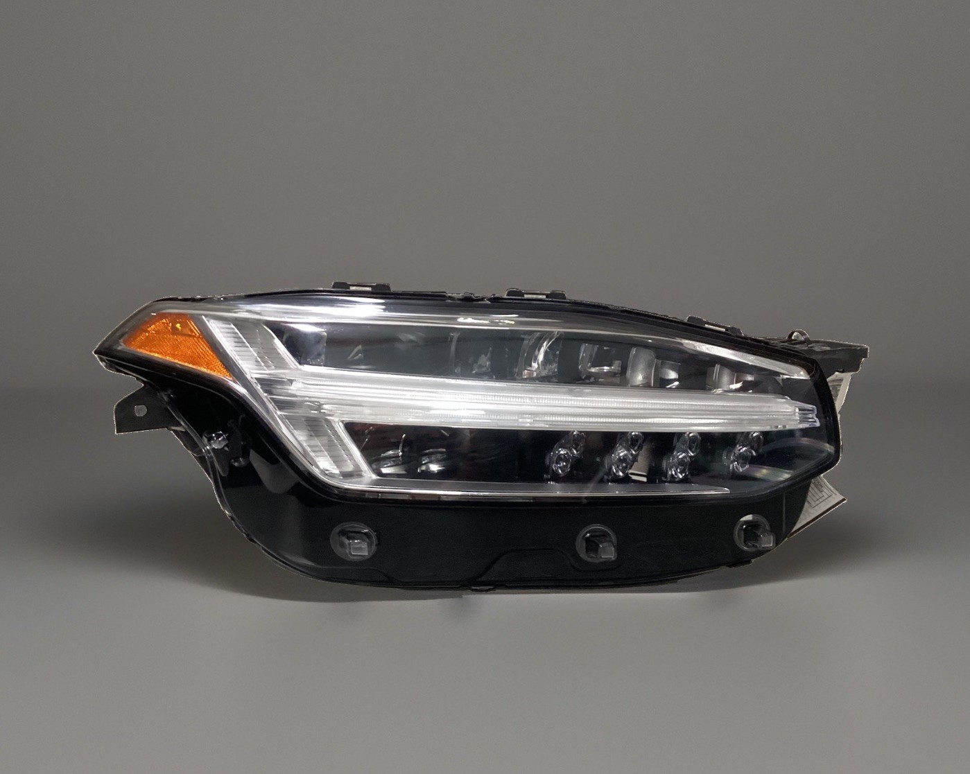 2016-2018 VOLVO XC90 ADAPTIVE RIGHT HEADLIGHT USED OEM SHELL THREE BOX 31446687