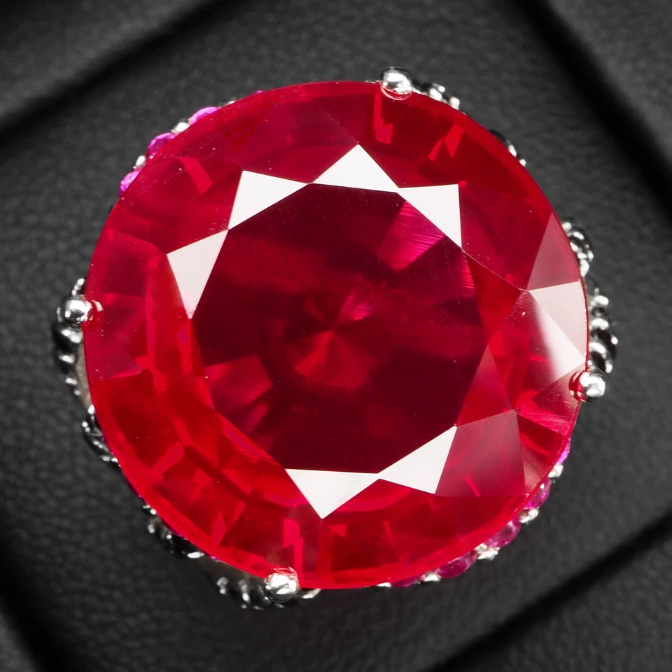 Anillos halo hechos a mano de plata de ley 925 de 27,02 quilates de turmalina rubelita roja intensa Foto 2 de 4