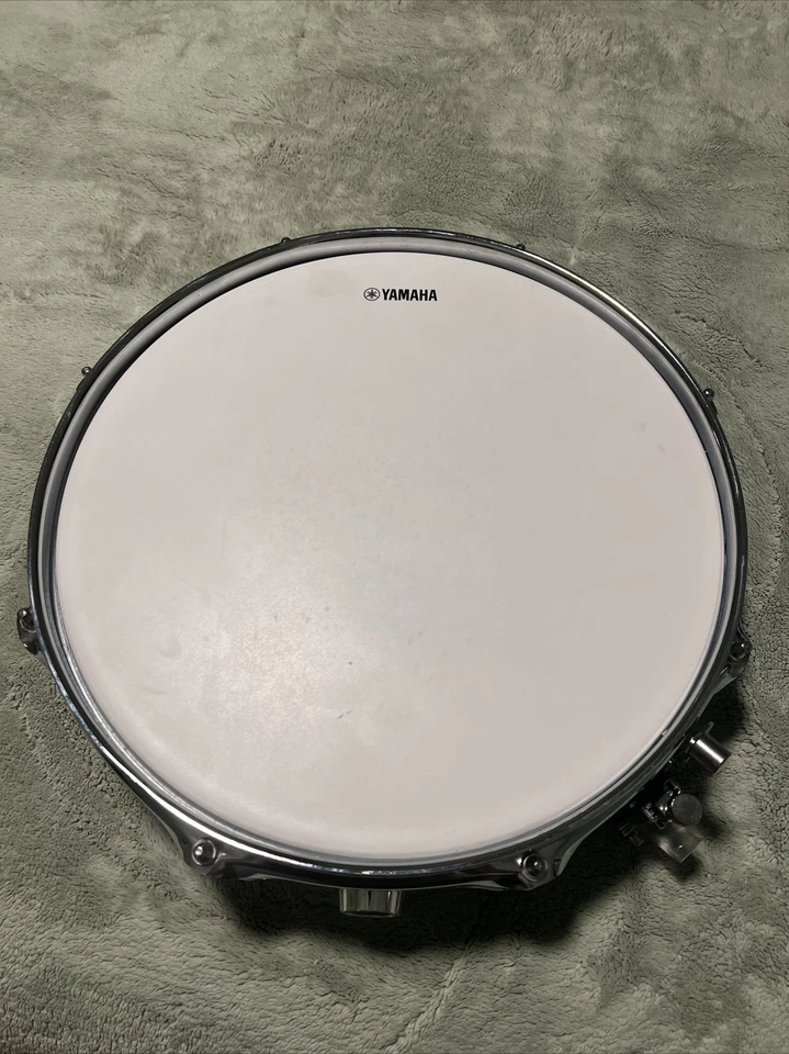 Caja Yamaha con mini almohadilla de práctica Foto 4 de 4