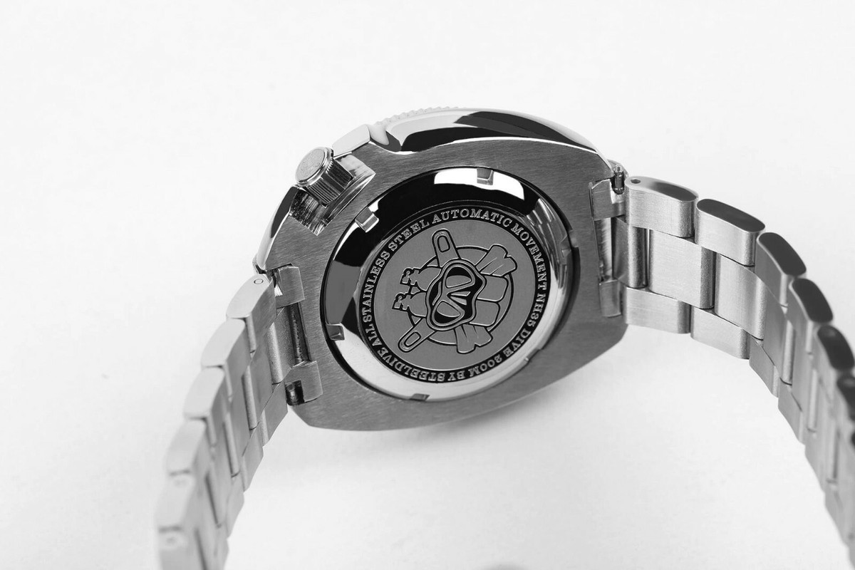 Steeldive SD1970 Sapphire Crystal 200M Seiko NH35 Automatic Black