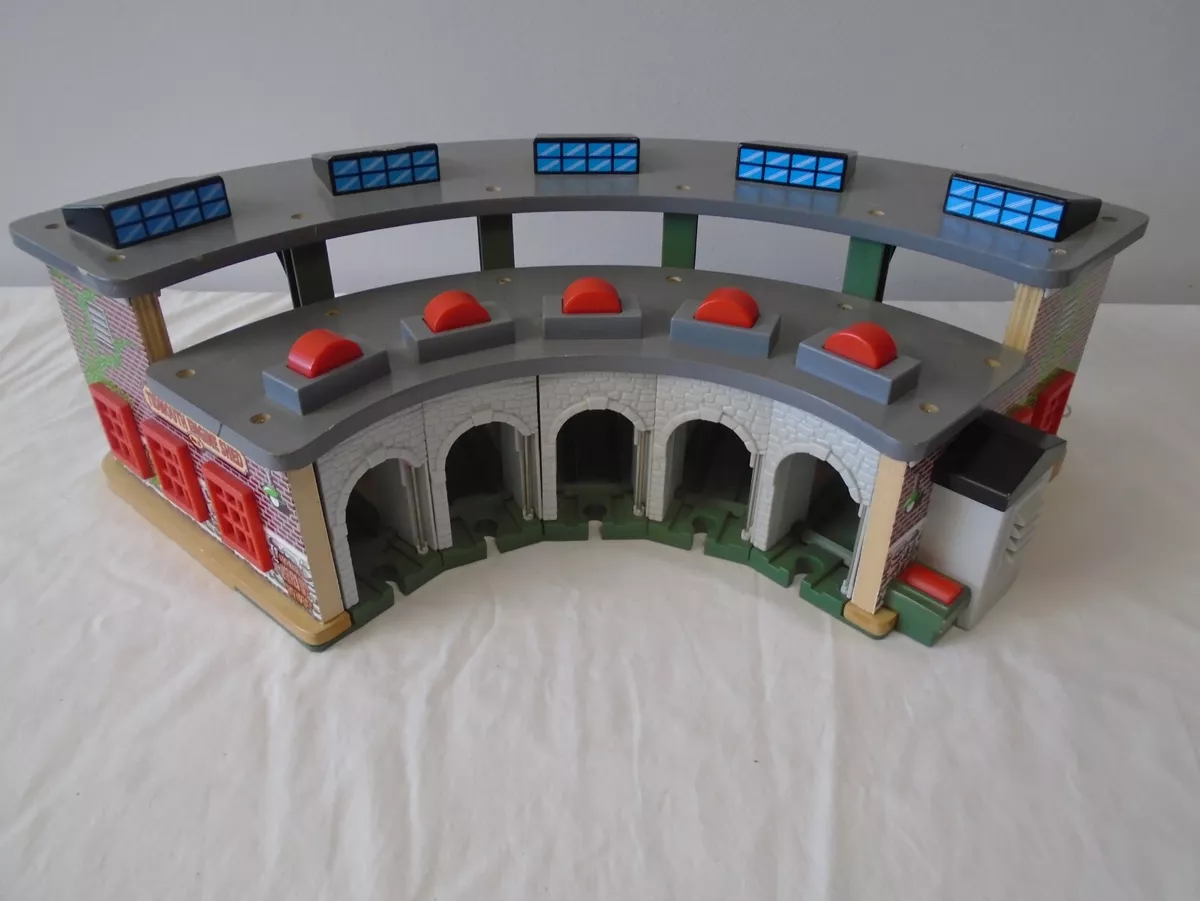 Thomas The Train Tidmouth Engine Shed Deluxe Wood Roundhouse