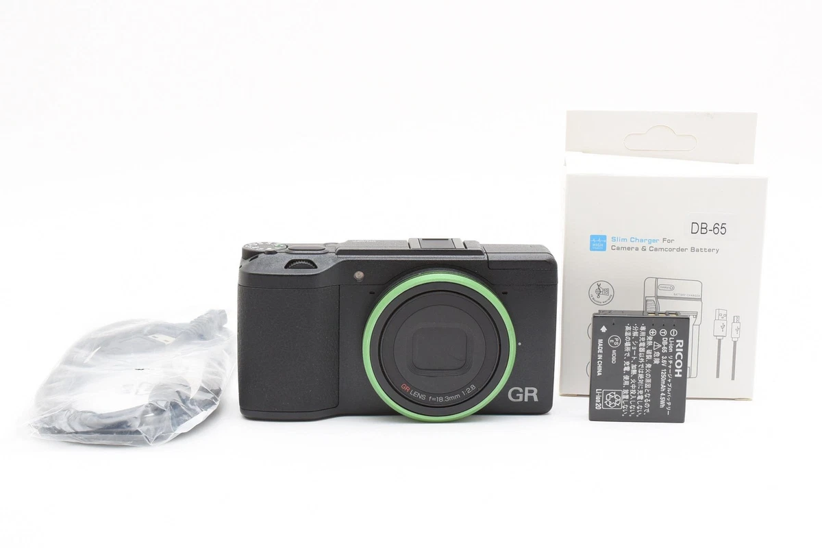 ricoh gr ii 【激レア】 全世界3,200台限定の「GR II Silver Edition」 - デジカメ Watch Watch