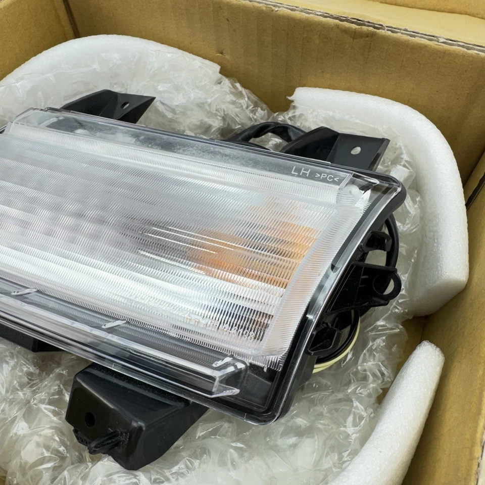 For 2018-2024 Jeep Wrangler Sport Turn Signal Parking Light Left Driver Side - Image 2 of 4