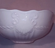 Belleek Pottery Ireland Georgian Shell Fruit Bowl 9” X 4” Gold Pink Scallop Rim