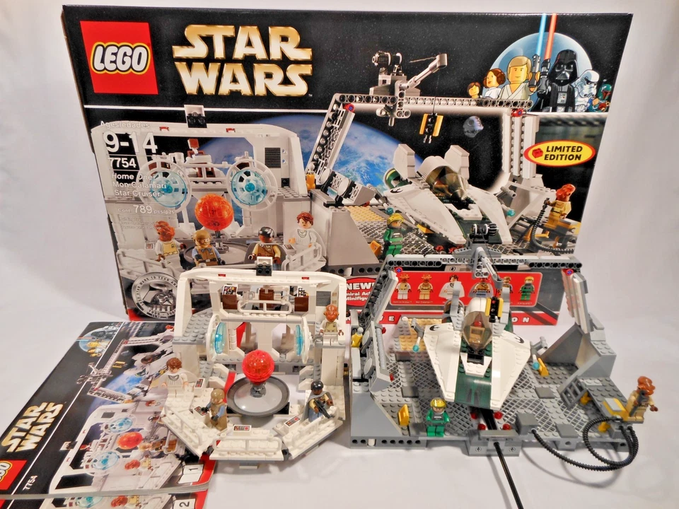 LEGO Star Wars 7754 Home One Mon Calamari Star Cruiser Complete w/Box & Instruct - Image 2 of 3