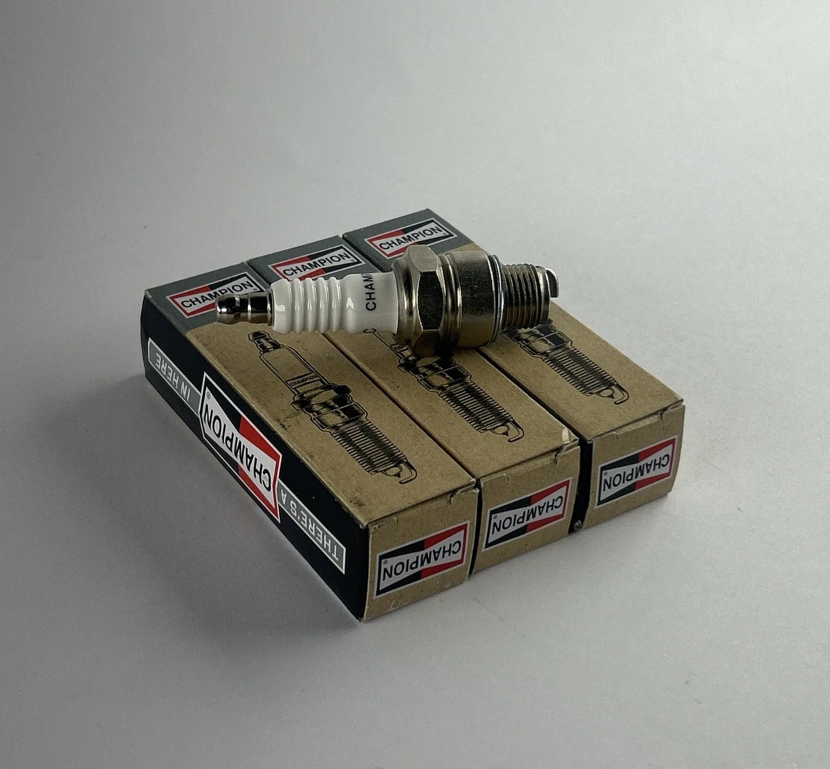 Champion 931M QL82C Marine Spark Plugs Copper Plus Pack of 4 photo 2