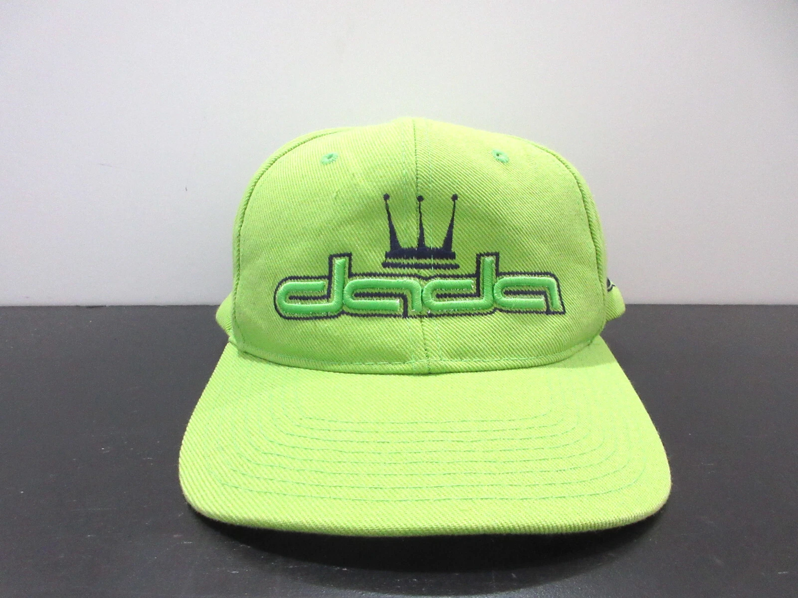 Casquette chapeau vintage Dada Supreme sangle dos vert bleu hip hop streetwear années 90 Y2K
