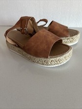 Tan Wedge Platform Sandal Ankle Strap Raffia with White Sole size 7 37.5 EU