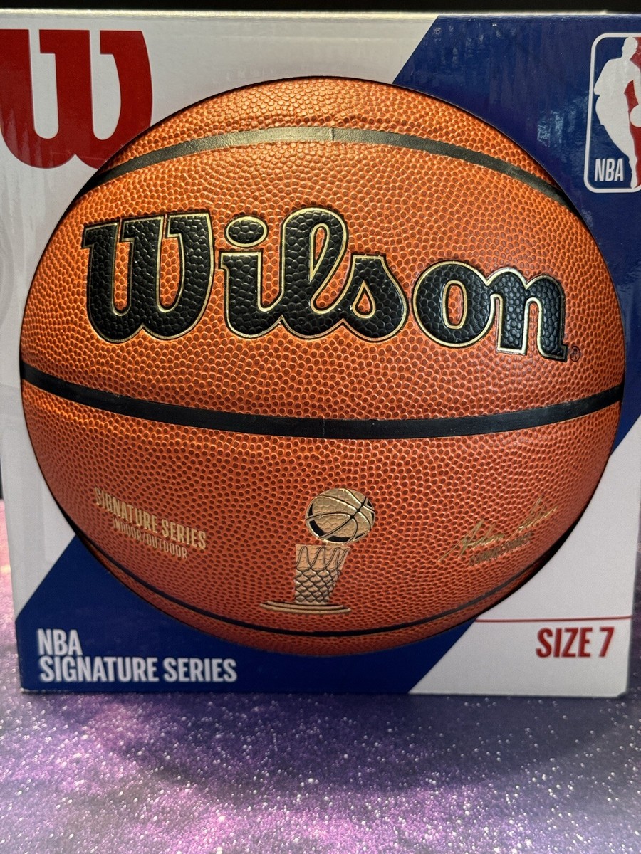 WILSON NBA Signature Series Indoor/Outdoor Basketball Size 7