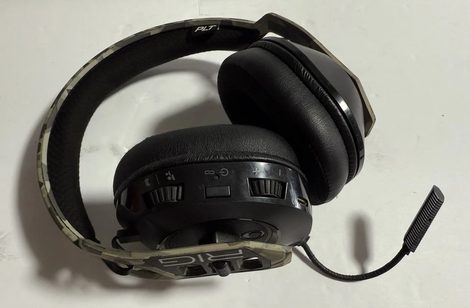 Auriculares inalámbricos para juegos Nacon Gear Up Rig 700HS Artic Camo para PS4/PS5/PC Foto 3 de 4