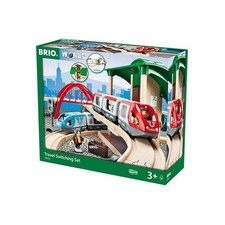 Starter BRIO Wooden Railway 33511 Travel Circle Set w/ People Train Cars Tracks