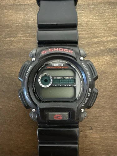 Casio G-Shock Men's Illuminator 3232 DW9052 Vintage Wristwatch. Needs Battery