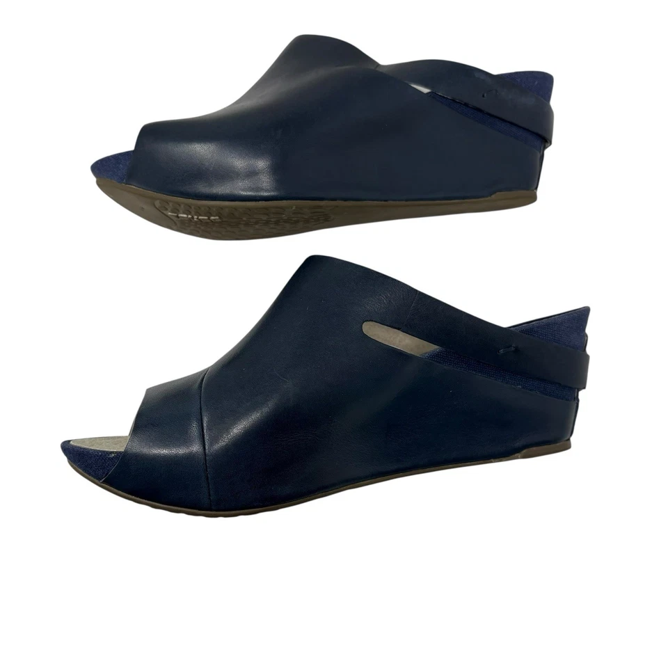 Tsubo Ovid Navy Blue Wedge Slip On Peep Toe Comfort Sandal sz 9 - Image 3 of 4