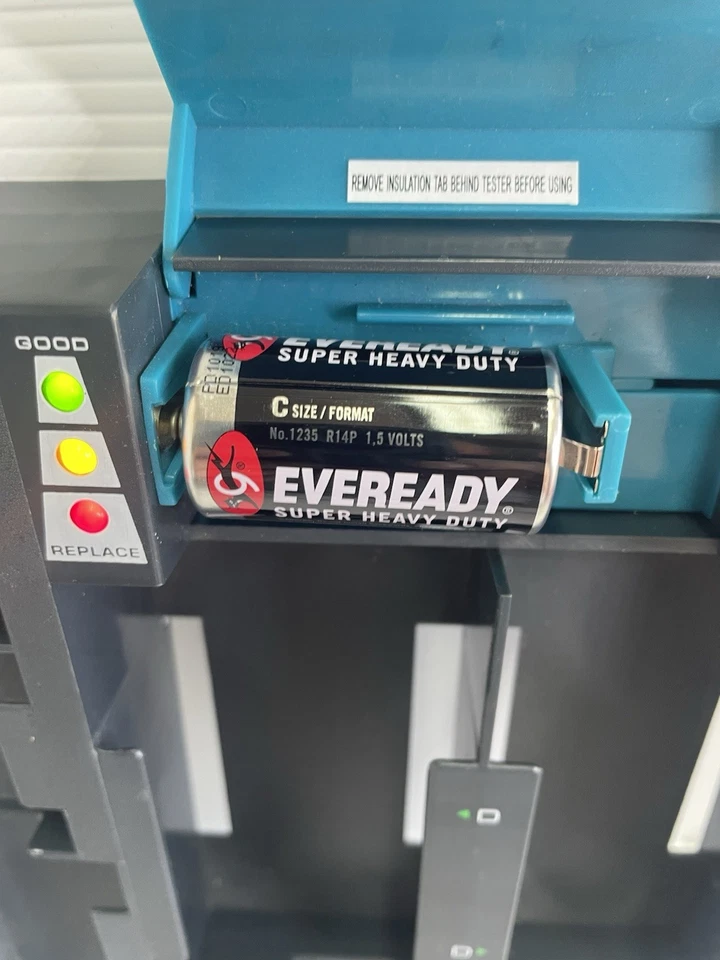 Battery Storage Box Caddy Tester For Home & Workshop Mountable D C AA AAA 9V - Image 3 of 4