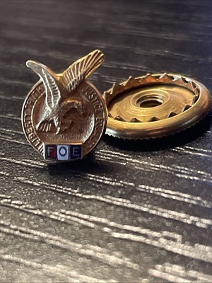 Vintage Gold Toned Fraternal Order of Eagles FOE Lapel Pin Screw Back