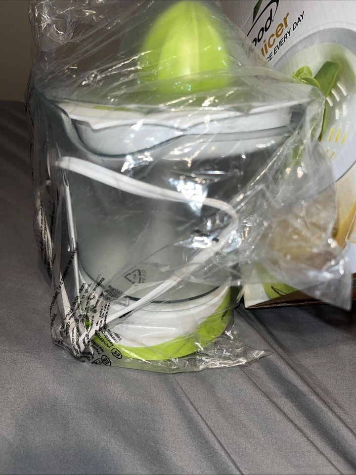 Brentwood 柑橘榨汁机 40 盎司 全新带盒 — 第 3/4 张图片